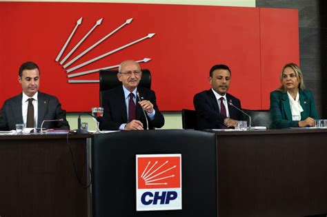 CHP Lideri Kılıçdaroğlu; CHP İstanbul İl Başkanı Çelik, İl yönetimi ve ilçe başkanlarını kabul etti